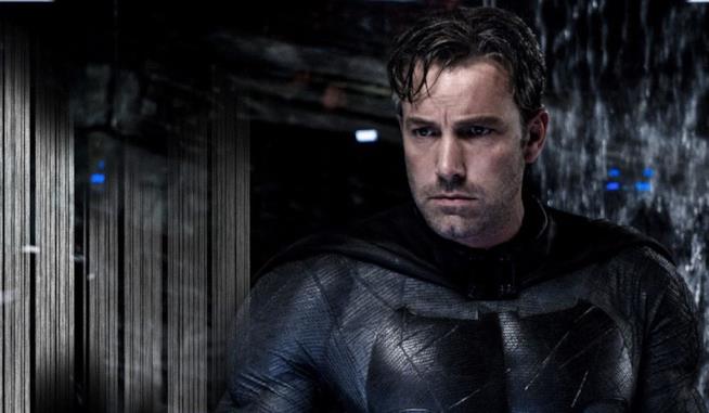 Ben Affleck potrebbe girare e interpretare il prossimo Batman nel manicomio di Arkham. Ben Affleck veste i panni del supereroe Batman