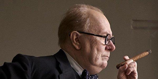 L'ora più buia di Joe Wright Gary Oldman è Winston Churchill in L'ora più buia