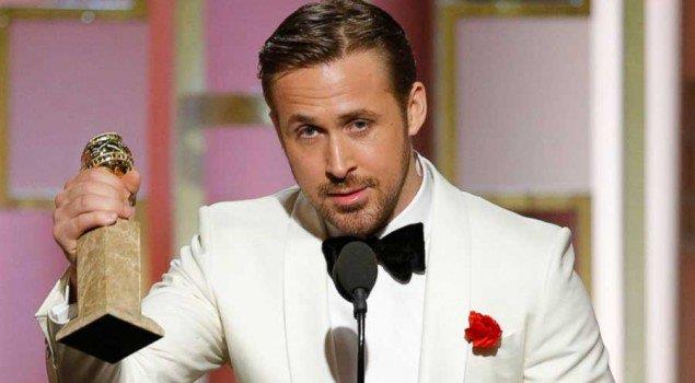 Ryan Gosling Ryan Gosling stringe il proprio Golden Globe