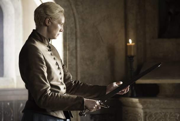 Nuovo teaser video per Game of Thrones 7 Brienne con la spada Oathkeeper