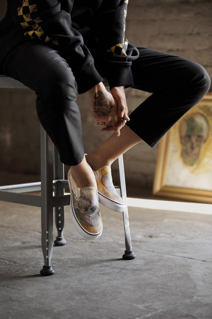 Scarpe Vans x Van Gogh: la nuova linea di scarpe dedicate all'artista olandese Vans x Van Gogh: dettagli su uno dei modelli di scarpe della linea dedicata all'artista olandese