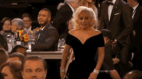 Leonardo DiCaprio e la sua faccia virale GIF di Leonardo DiCaprio e lo sconto con Lady Gaga