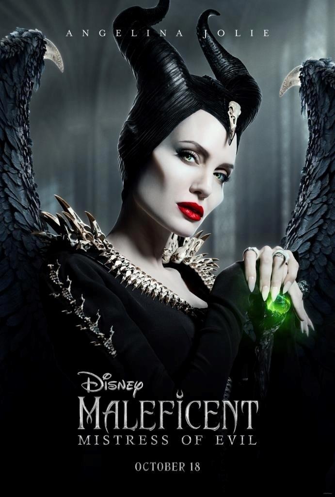 Maleficent - Signora del male, dal 17 ottobre nelle sale italiane Angelina Jolie nel poster di Maleficent - Signora del male