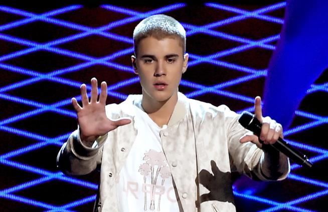Justin Bieber fa uno scherzo ai fan di Instagram Primo piano di Justin Bieber
