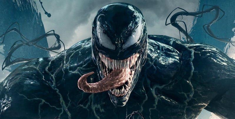 Un crossover Spider-Man/Venom funzionerebbe, svela il regista Jon Watts Un primo piano di Venom nel poster del film