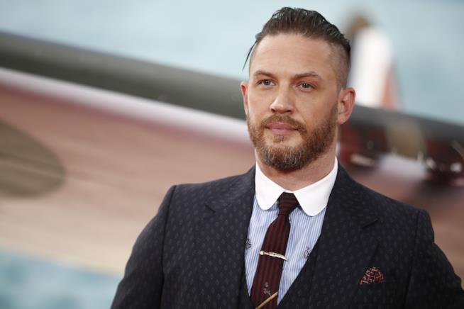 Star Wars: Gli Ultimi Jedi, Tom Hardy condivide una foto del suo cameo Tom Hardy sul red carpet