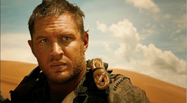 Mel Gibson ha rivelato la sua opinione riguardo il film Mad Max - Fury Road diretto da George Miller In foto Tom Hardy dal film Mad Max - Fury Road