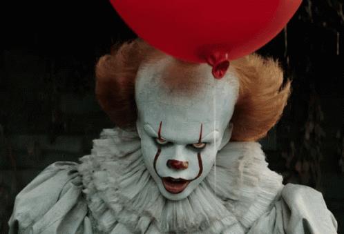 Andy Muschietti spiega il cambio estetico di Pennywise in IT L'inquietante Pennywise di IT