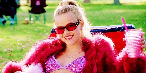 Reese Witherspoon in una scena di La Rivincita delle Bionde Reese Witherspoon è Elle Woods in La Rivincita delle Bionde