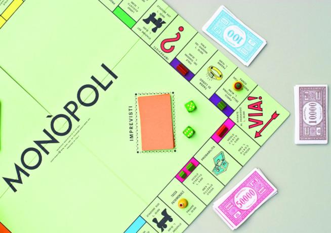 Votazione online per scegliere le pedine del Monopoly Il tabellone del Monopoly durante una partita