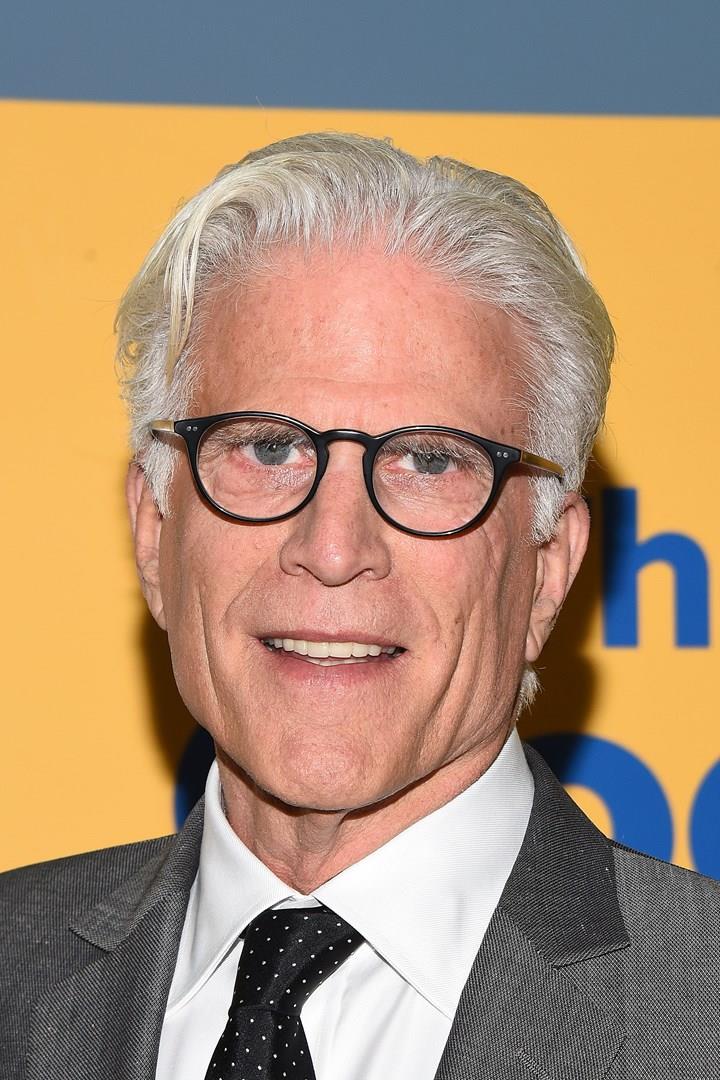 Ted Danson è apaprso in CSI - Scena del crimine Ted Danson sorride per i fotografi
