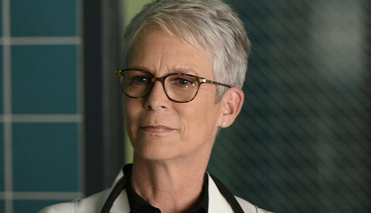Il decano Munsch in Scream Queens 2 Un primo piano del decano Munsch