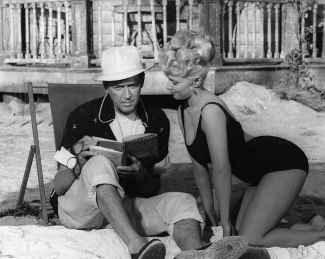 Ecco i 10 libri da portare sotto l'ombrellone quest'estate Leggere in spiaggia