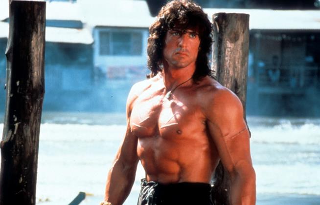 Stallone ritorna per Rambo 5: ecco il suo training Sly in una scena di Rambo III