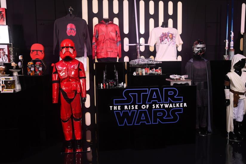 Star Wars: i prodotti più imperdibili della nuova linea in vista del Triple Force Friday Showcase della nuova linea di prodotti Star Wars