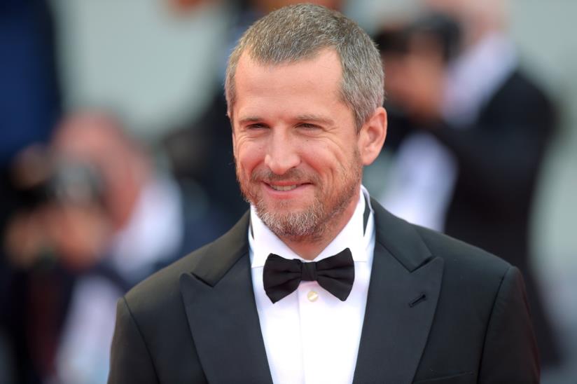 Guillaume Canet alla regia del nuovo live-action di Asterix & Obelix Un mezzo busto di Guillaume Canet