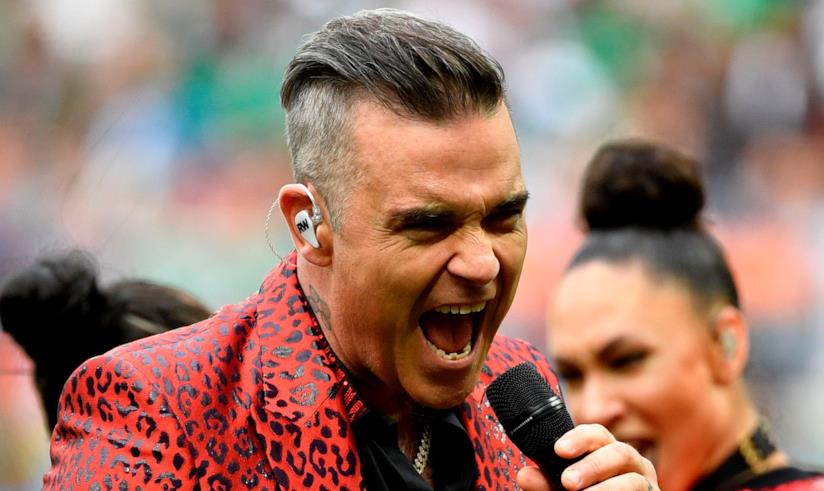 Robbie Williams ai Mondiali Robbie Williams si esibisce ai Mondiali