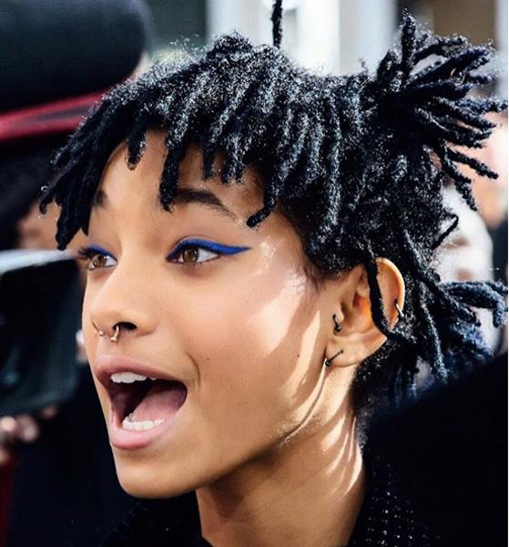 Willow Smith è la nuova musa di Chanel Primo piano di Willow Smith alla sfilata di Chanel