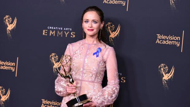 Tutti i vincitori dei Creative Arts Emmy Awards 2017 Alexis Bledel sul red carpet dei Creative Arts Emmy Awards 2017