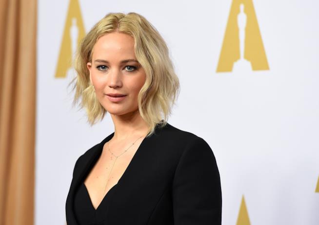 I federali arrestano il ladro che rubò e pubblico le foto intime delle star L'attrice Jennifer Lawrence