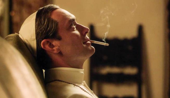The New Pope sarà il seguito di The Young Pope: senza Jude Law? Jude Law è Lenny Belardo per Paolo Sorrentino
