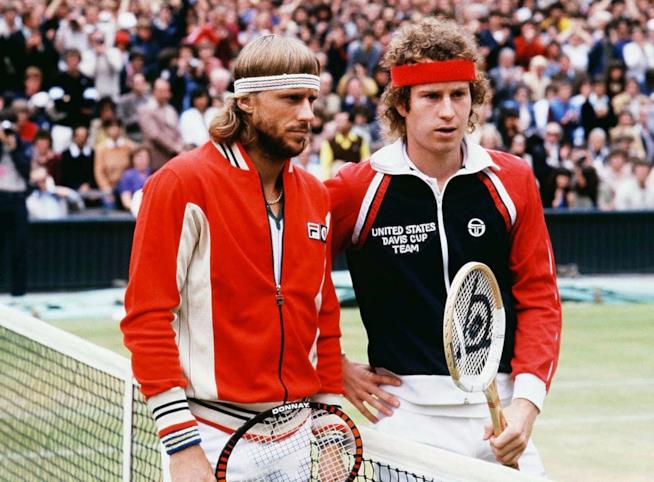 Borg McEnroe è il film che ripropone la celebre rivalità tennistica Björn Borg e John McEnroe nella celebre finale di Wimbledon