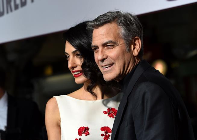 George Clooney e Amal: il red carpet per la prima di Hail, Caesar! George Clooney e la moglie Amal alla prima di Hail, Caesar!