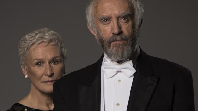 The Wife - vivere nell'ombra, la recensione del film con Glenn Close moglie di un premio Nobel Glenn Close e Jonathan Pryce