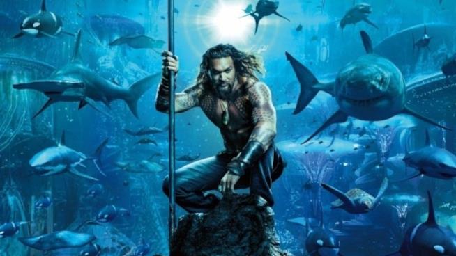 Aquaman: ottimi dati per le prevendite americane del film Un primo piano di Aquaman nel poster promozionale del film