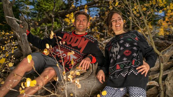 Il maglione di Doom e quello di Skyrim, perfetti per le festività natalizie I maglioni dedicati a Doom e Skyrim