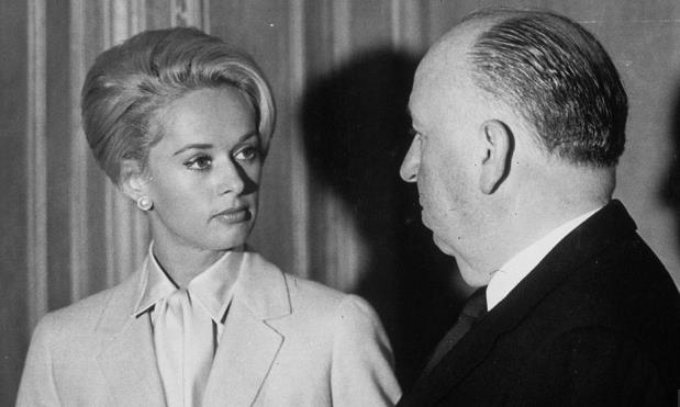 Alfred Hitchcock accusato di violenza da Tippi Hedren Uno sguardo tra Alfred Hitchcock e Tippi Hedren