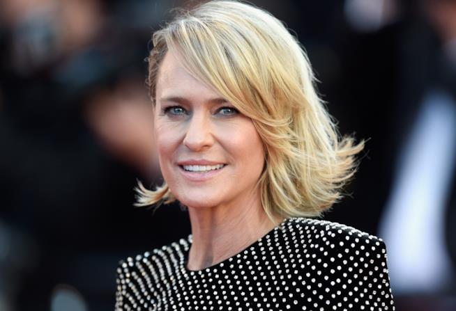 A Cannes 70 Robin Wright è senza peli sulla lingua e parla di Trump, Wonder Woman e Netflix Robin Wright a Cannes 70