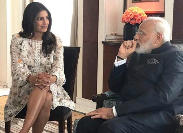 Priyanka Choprae la polemica per l'outfit sfoggiato davanti al Primo Ministro indiano Priyanka Chopra fa visita al Primo Ministro indiano