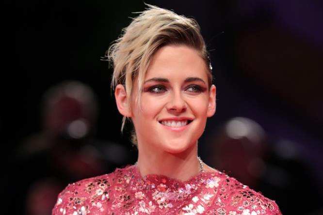 Kristen Stewart a Venezia 76 Kristen Stewart sorridente a Venezia 76