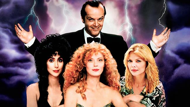 Il cast stellare e le migliori frasi del film Le streghe di Eastwick Jack Nicholson, Cher, Susan Sarandon e Michelle Pfeiffer in un poster promozionale del film
