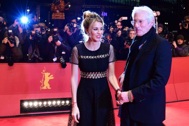 Richard Gere e la moglie Alejandra in attesa del loro primo figlio insieme Richard Gere e la moglie Alejandra