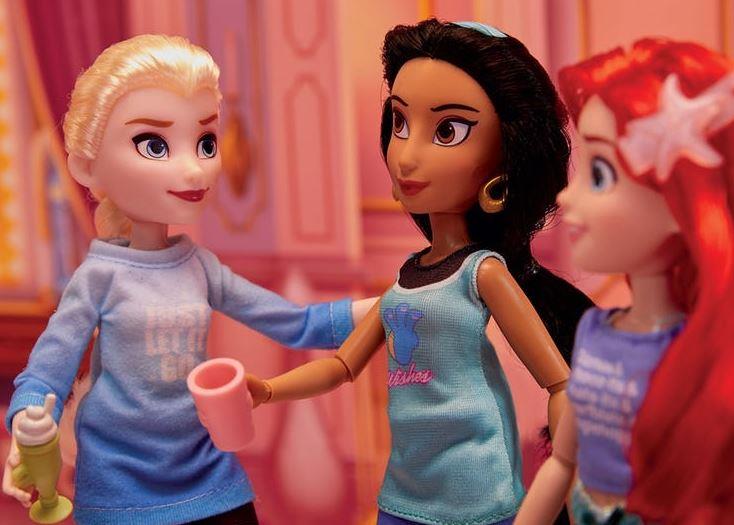 Hasbro dedica un set di bambole alle Principesse Disney di Ralph Spacca Internet Scatto ravvicinato delle bambole di Jasmine, Elsa e Ariel