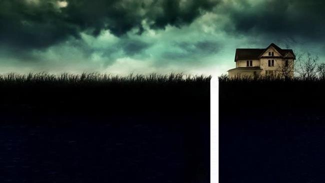 Nel nuovo trailer di 10 Cloverfield Lane tutti all'esterno sono morti La casa/bunker in cui è ambientato 10 Cloverfield Lane
