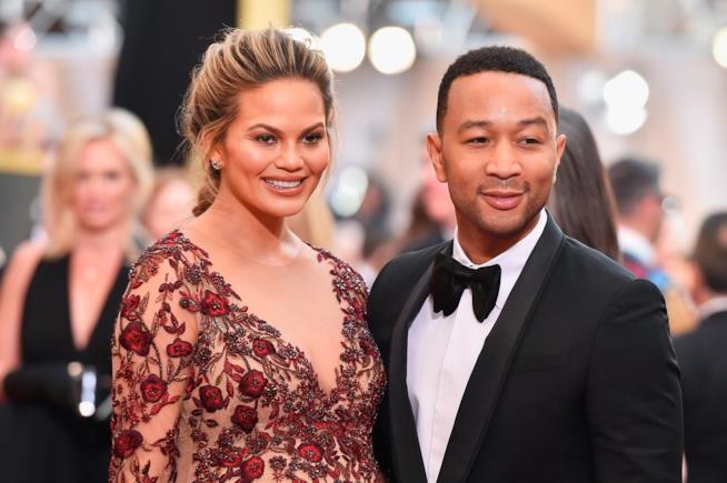 John Legend e Chrissy Teigen hanno avuto il primo figlio Primo piano di John Legend e Chrissy Teigen