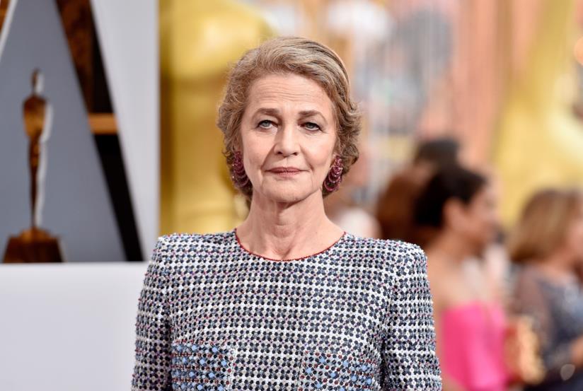 L'attrice di Dexter ha criticato il discusso finale di Dexter L'attrice Charlotte Rampling, elegantissima all'88° Annual Academy Awards