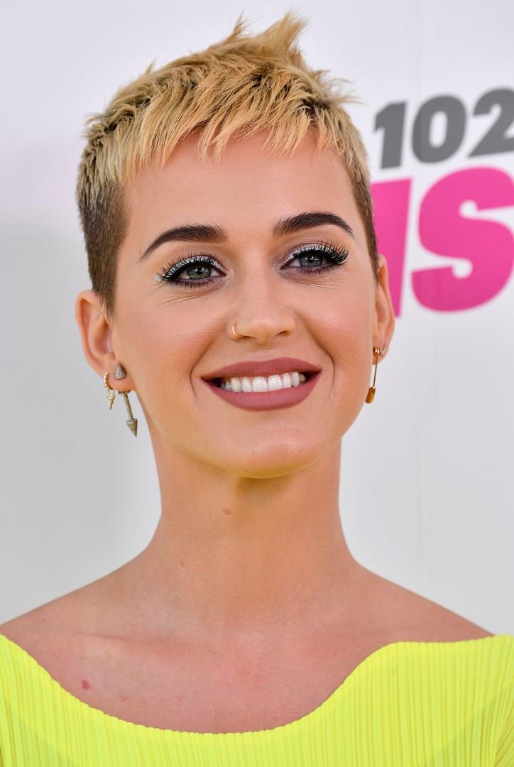 Katy Perry torna con il suo nuovo album Witness Katy Perry esce con Witness, ma Taylor Swift non lascia scampo
