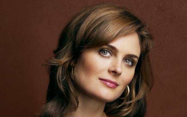 Emily Deschanel nel ruolo di Temperance Brennan in Bones Nella serie tv Bones lei è Temperance Brennan