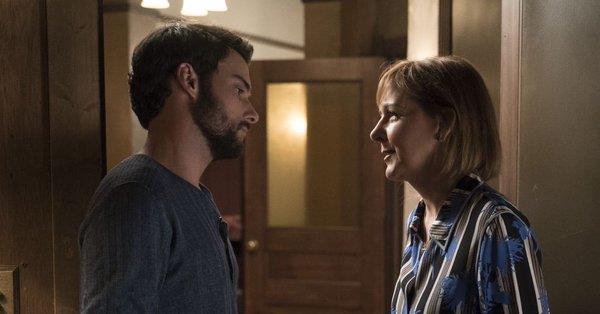 Le regole del delitto perfetto 5: Connor con la madre Le regole del delitto perfetto 5: Connor insieme alla madre