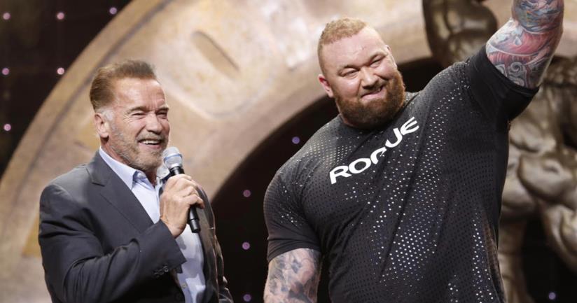 Hafthor Bjornsson vince l'Arnold Strongman Classic 2019 Hafthor Bjornsson accanto ad Arnold Schwarzenegger
