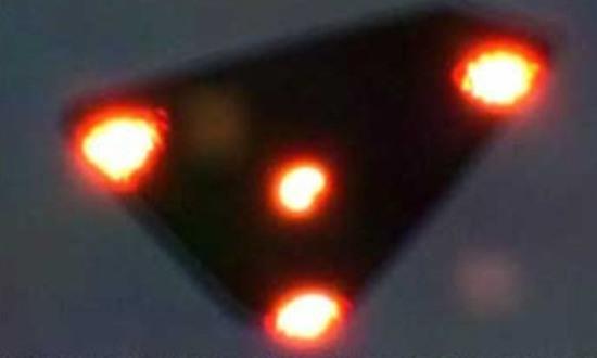La foto dell'UFO avvistato in Belgio L'UFO avvistato in Belgio