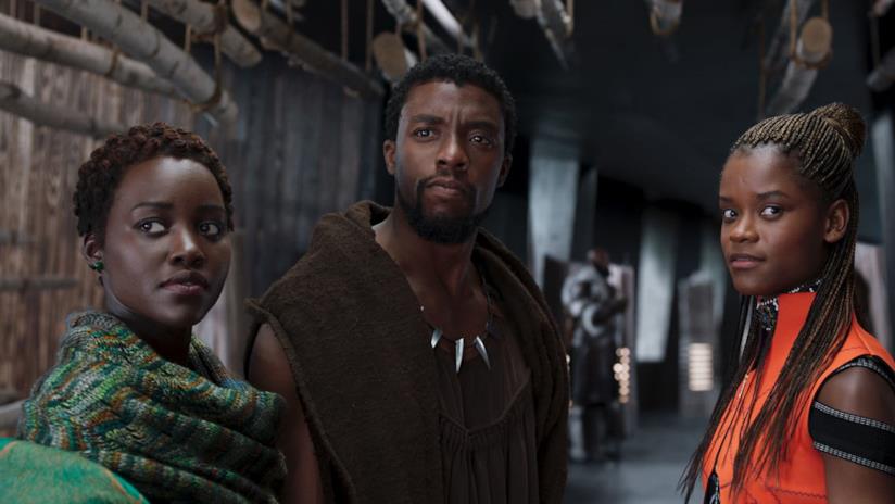 Black Panther, le scene dopo i titoli di coda del film Marvel Lupita Nyong'o, Letitia Wright e Chadwick Boseman in una scena del film