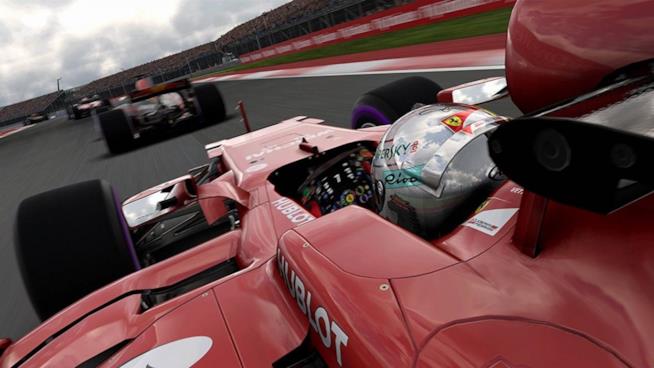 F1 2017 esce oggi su PS4, Xbox One e PC Una Ferrari sfreccia sui circuiti di F1 2017