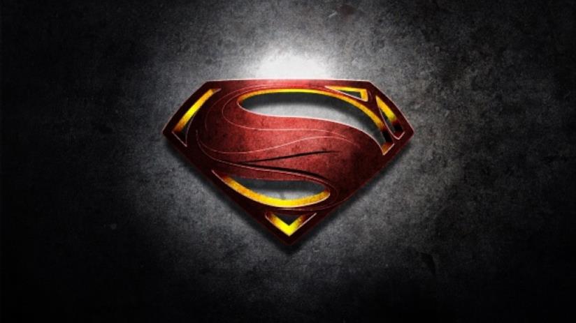 I supereroi in costume raccontano le loro difficoltà nell'andare in bagno La S simbolo di Superman, tratta dal film L'uomo d'acciaio