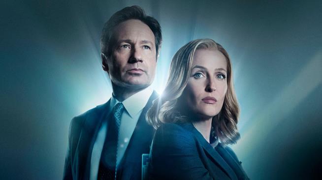 X-Files tornerà nel 2018 con dei nuovi episodi. Non sarà più una miniserie. Un'immagine promozionale della miniserie di 10 episodi di X-Files dello scorso anno