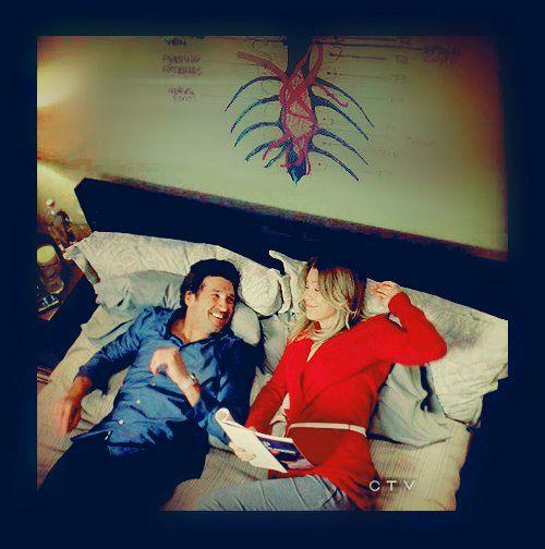 Il gigantesco tumore sulla parete Meredith, Derek e il gigantesco tumore disegnato